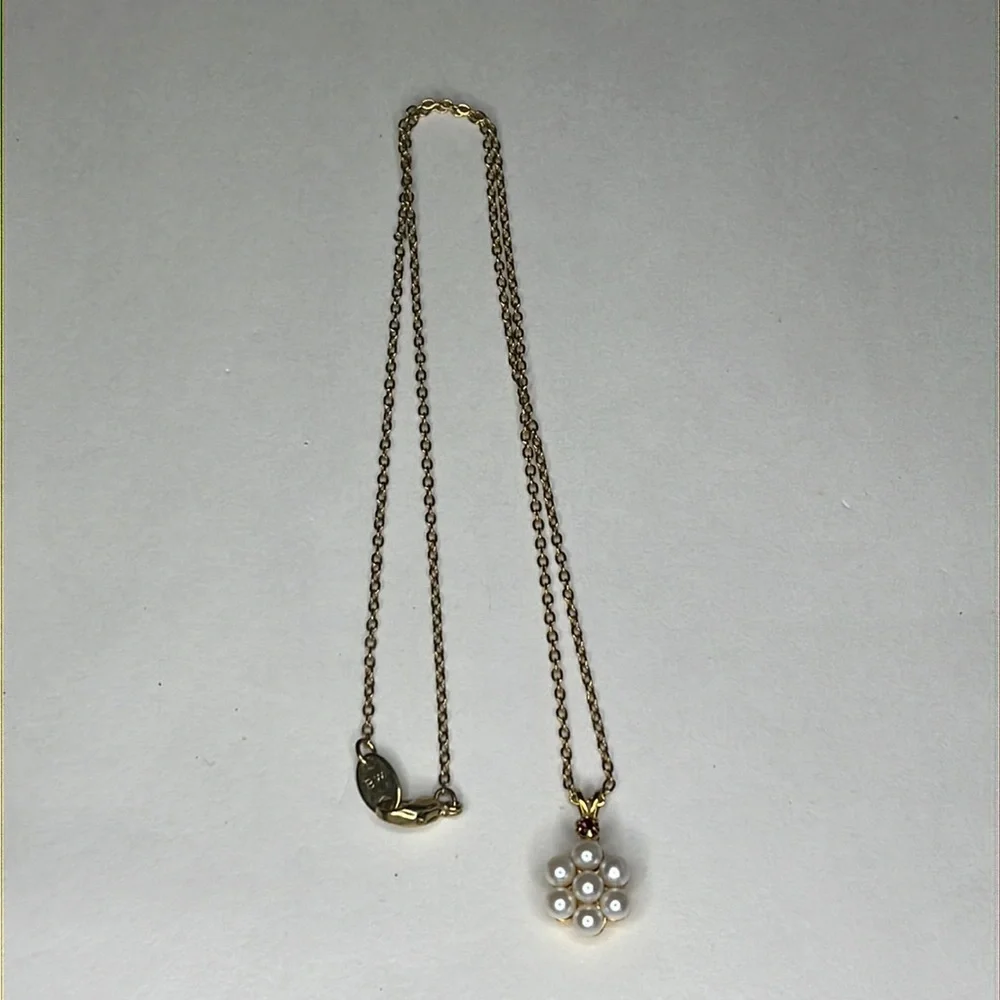Avon vintage pendant